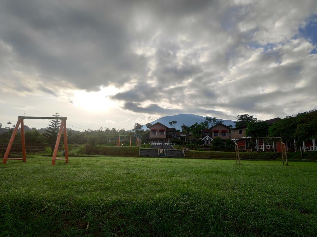 ホテル Degung Hillside ボゴール エクステリア 写真